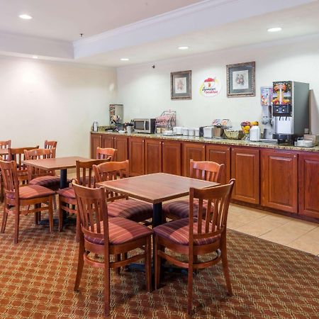ซูเปอร์ 8 บาย วินด์แฮม เซนต์โรเบิร์ต ฟอร์ต เลียวนาร์ด วูด แอเรีย Hotel ภายนอก รูปภาพ