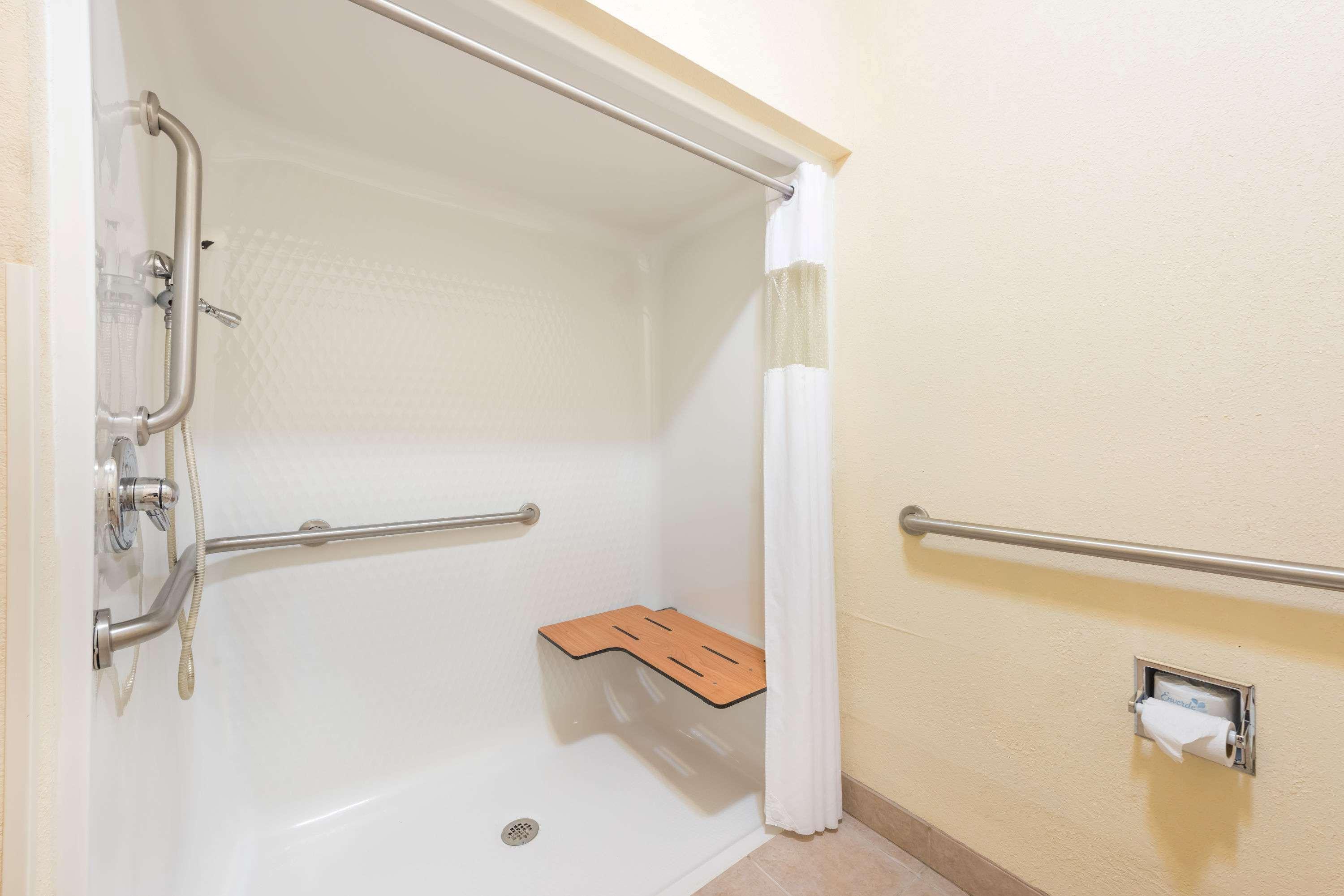 ซูเปอร์ 8 บาย วินด์แฮม เซนต์โรเบิร์ต ฟอร์ต เลียวนาร์ด วูด แอเรีย Hotel ภายนอก รูปภาพ